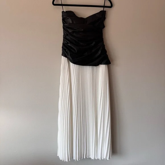 Simkhai Arie Faux Leather Bustier Dress Black White Pleated Strapless Sz 2 NWT - Picture 3 of 16